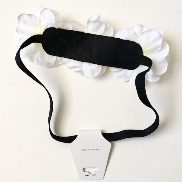 Flower Stretch Headband of 3 White Silk Blossoms on Elastic Band, New - Picture 5 of 5
